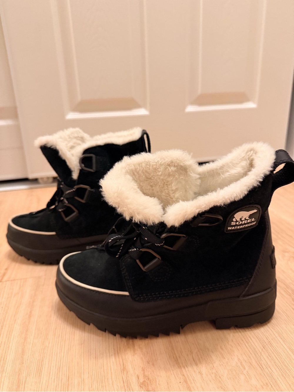 Sorel Black Waterproof Lace-Up Boots with White Faux Fur - Picture 6 of 6